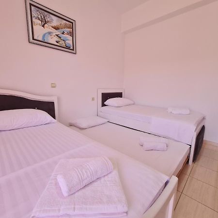 Summer Time Hotel Ksamil Esterno foto